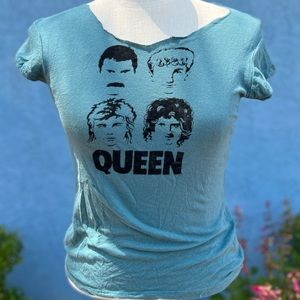 Queen medium womens tshirt